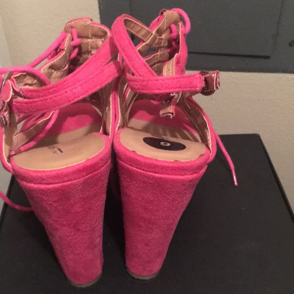 Call it Spring heels - Picture 4 of 4